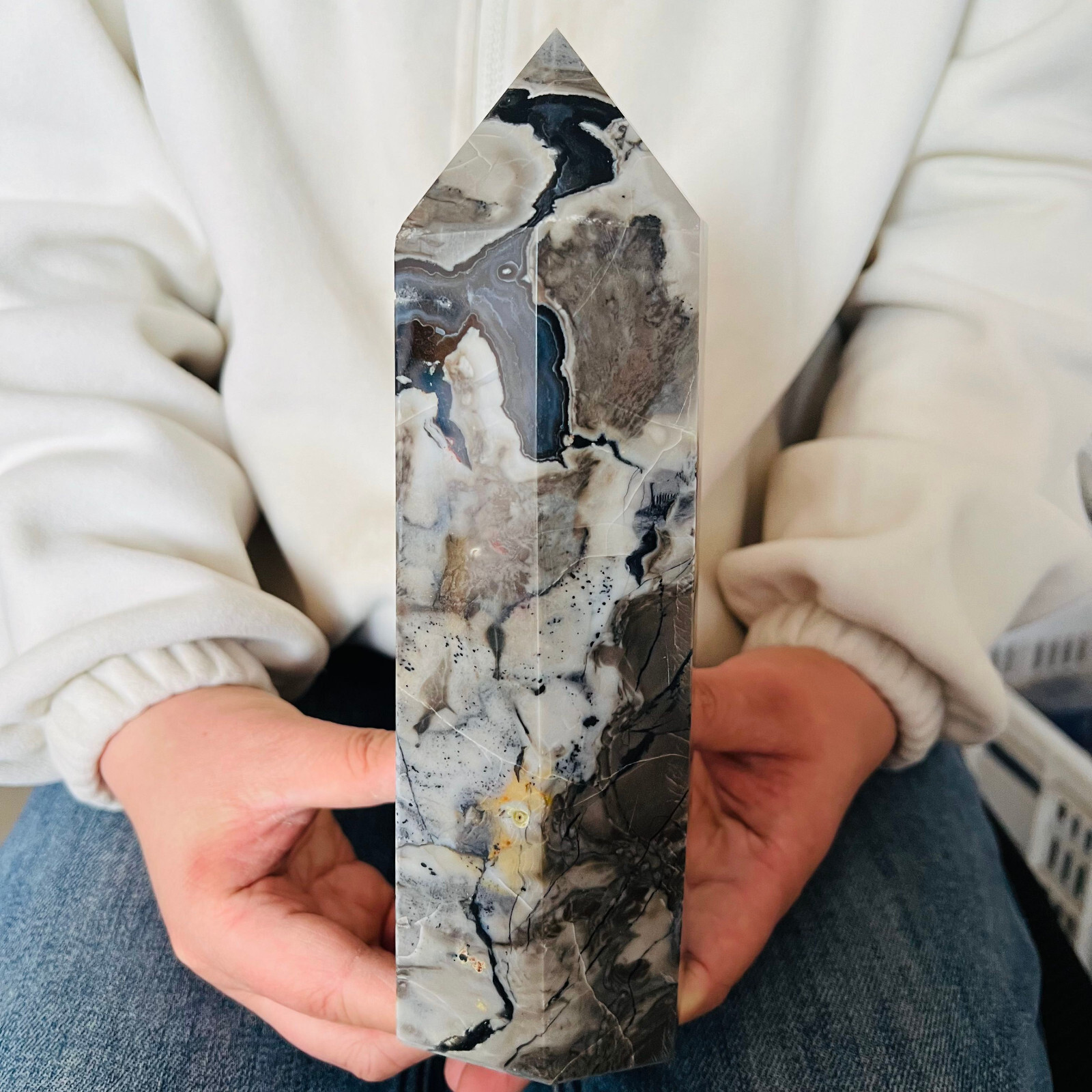 3.63LB Polishing and Restoration of Natural Volcanic Agate Crystal Tower 1650g