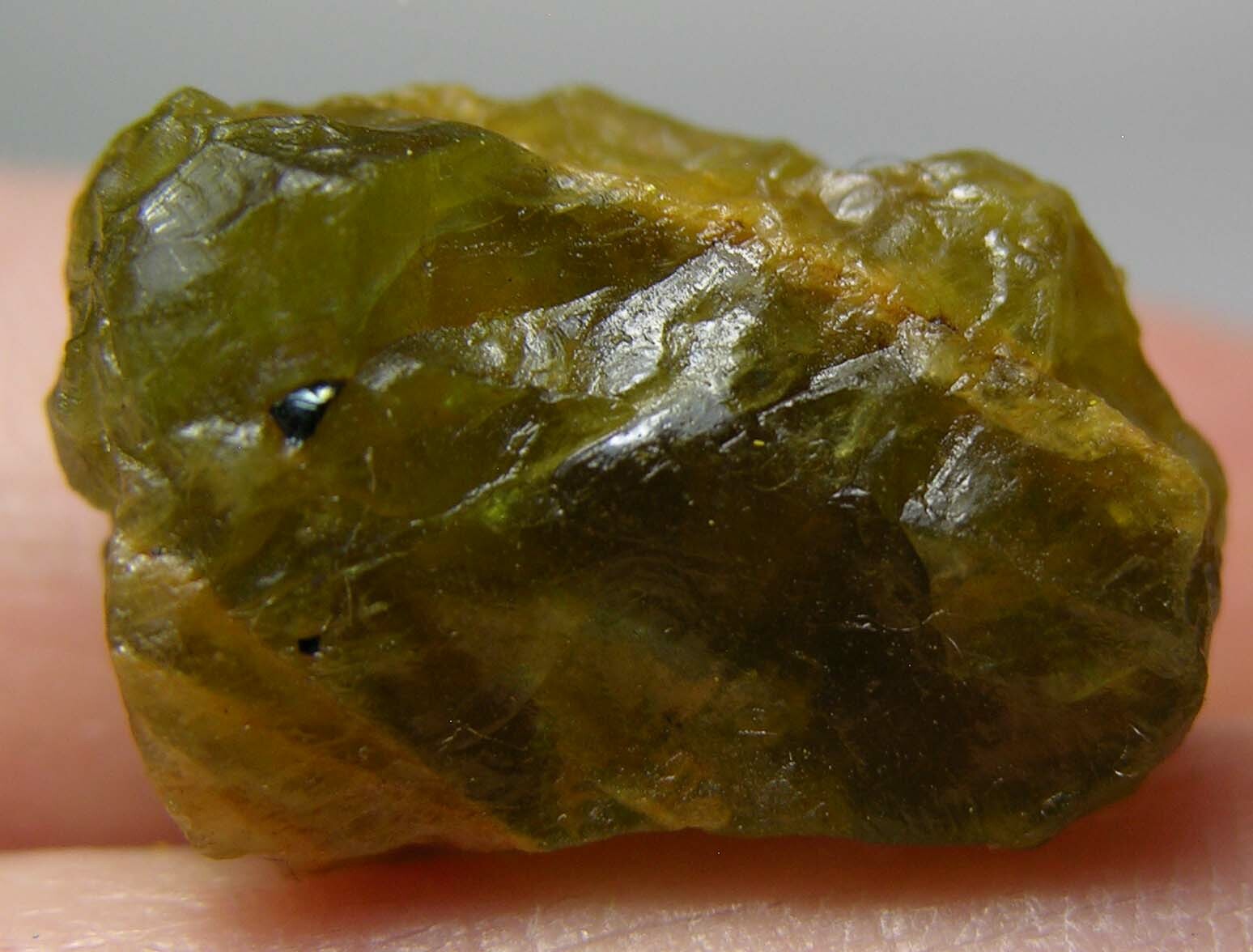 19.00ct Vietnam Dac Lak 100% Natural Rough Peridot Crystal Specimen 18mm 3.80g