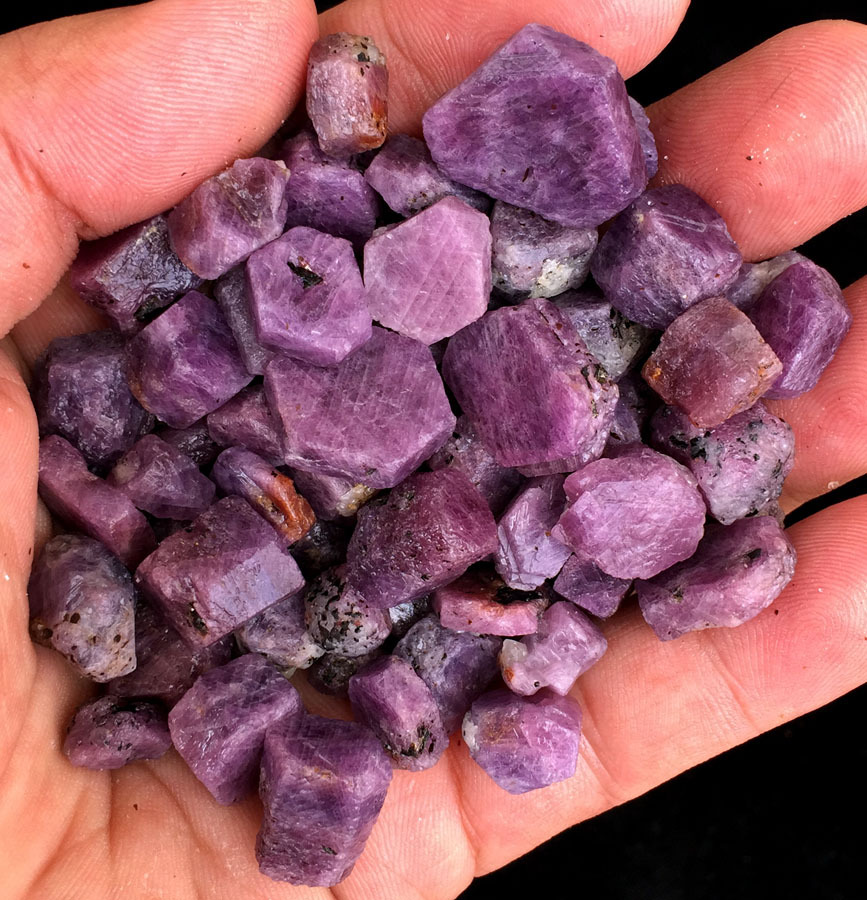 100g Natural Purple Corundum Ruby Crystal Hexagonal Prisms Specimen HG001