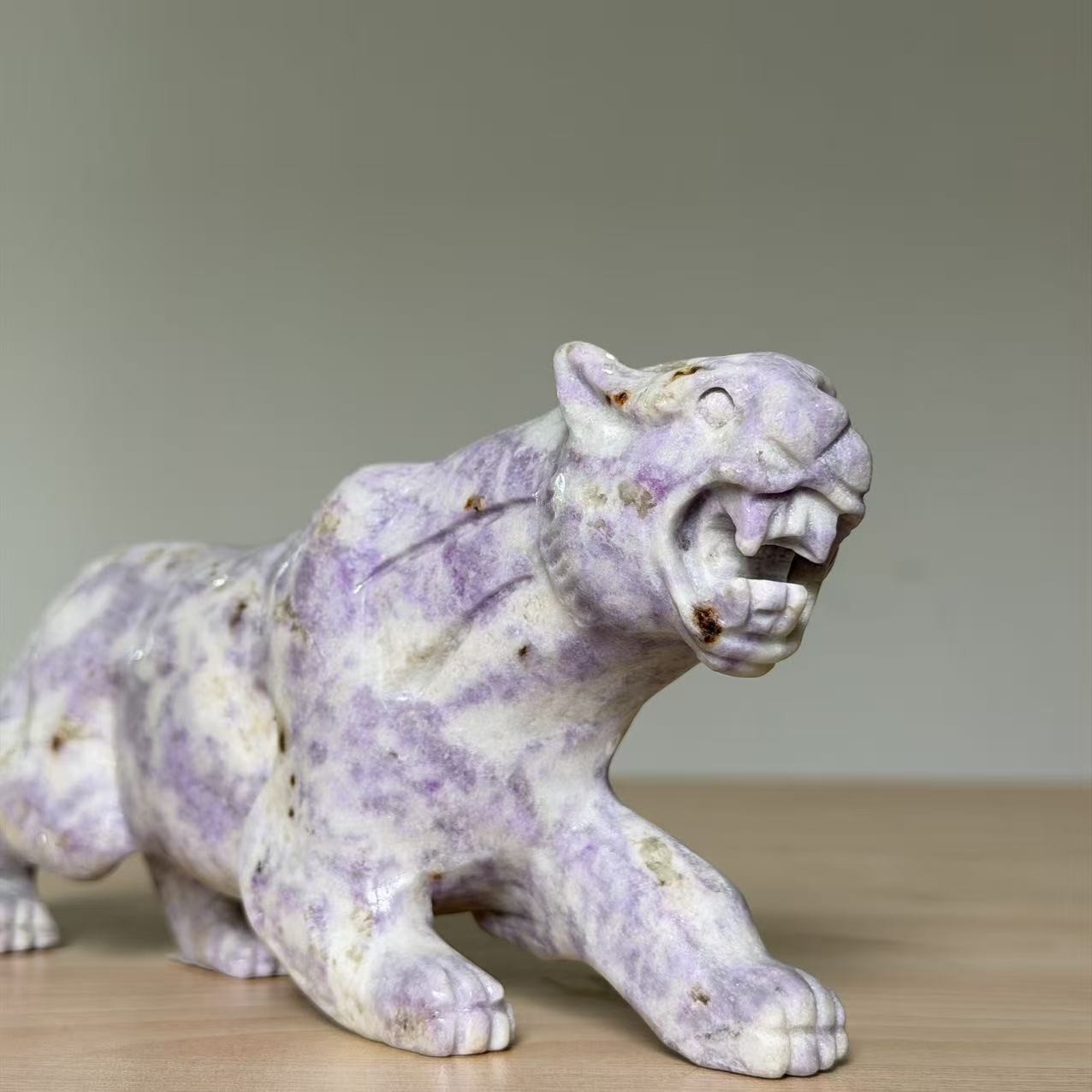 2.1LB A+Natural Hackmanite Leopard Table Decor Crystal Carving UV Glow