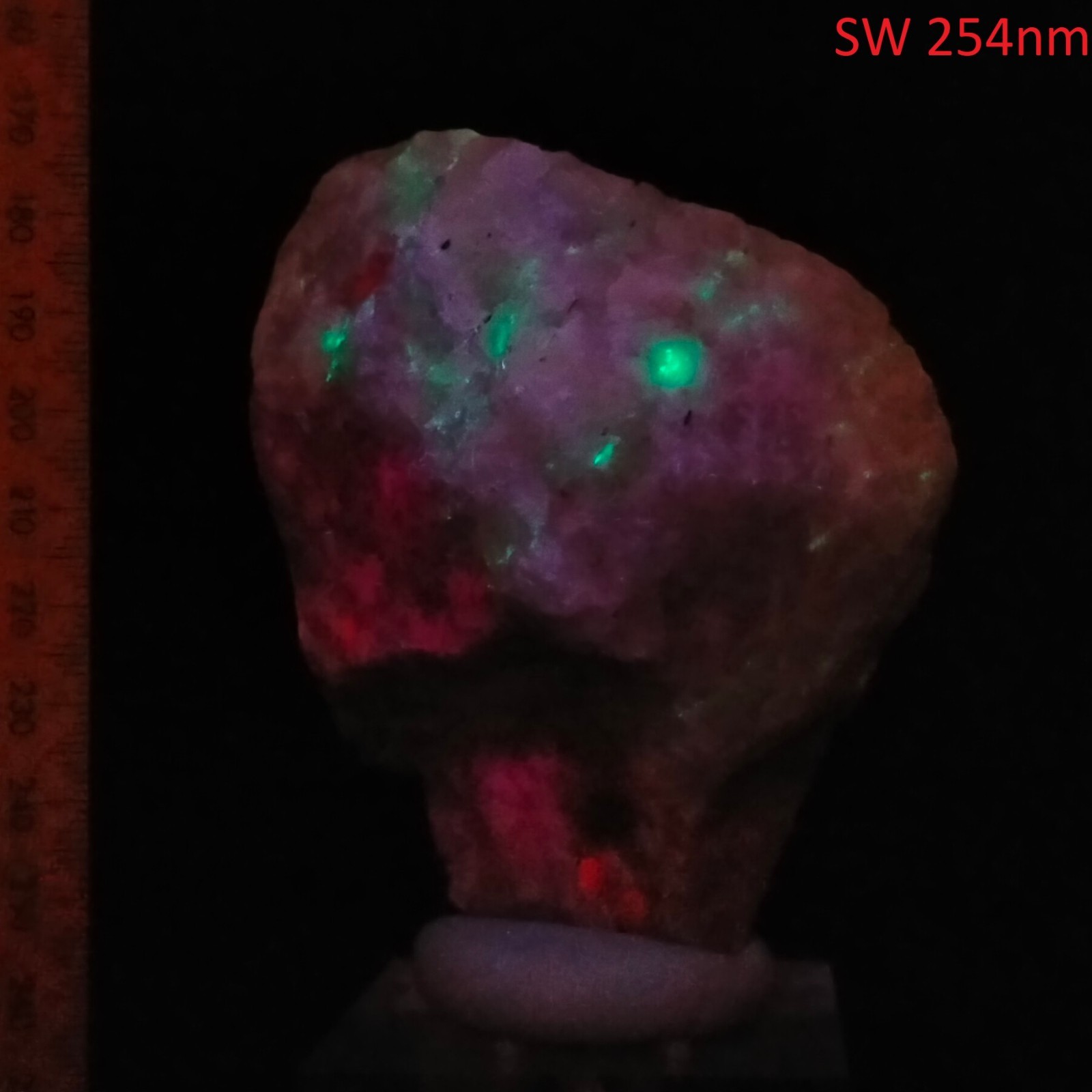Fluorescent Feldspar Sodalite Calcite long & short wave minerals Canada 0.32kg