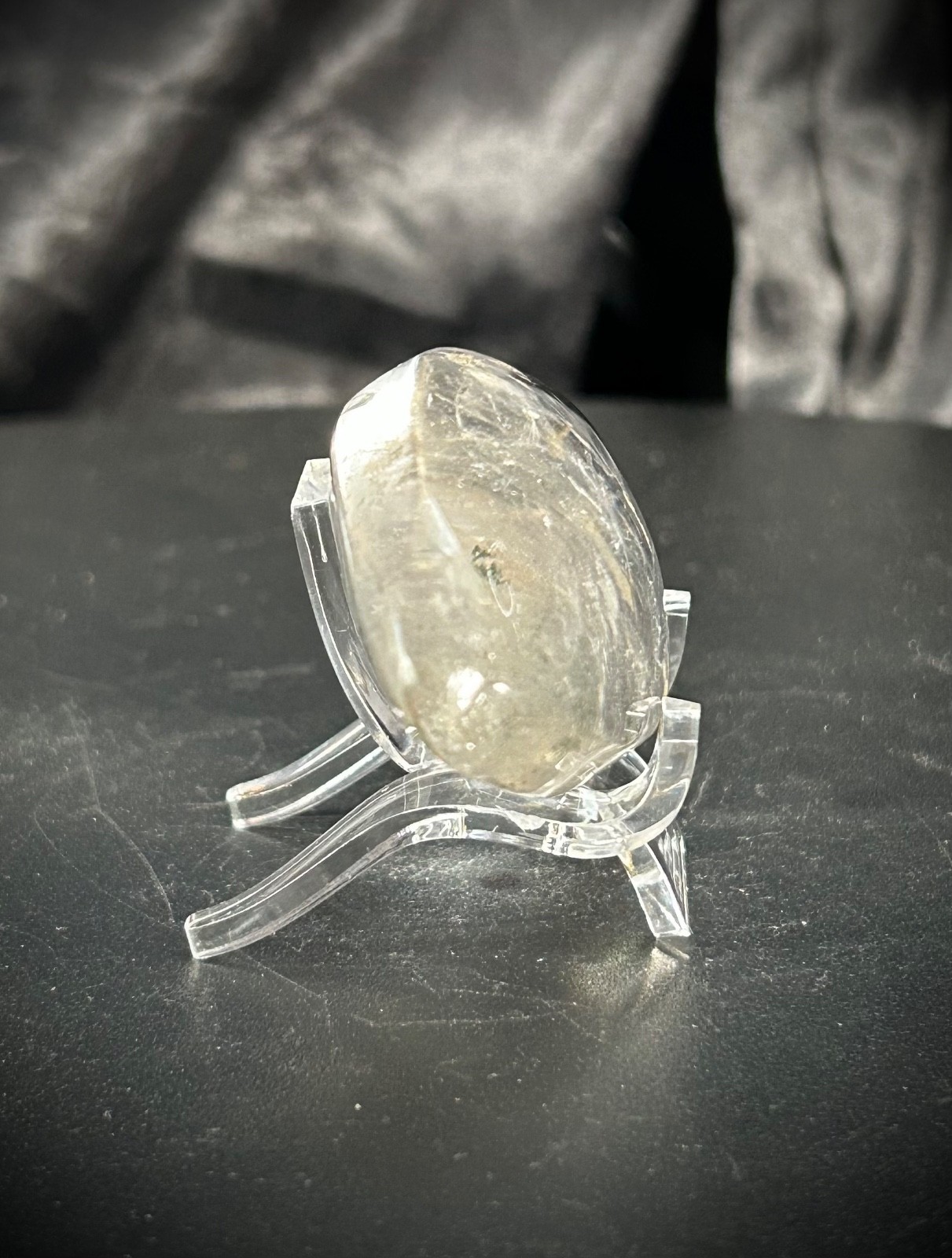 3″ High Clarity Garden Quartz Freeform With Acrylic Stand 2.3oz